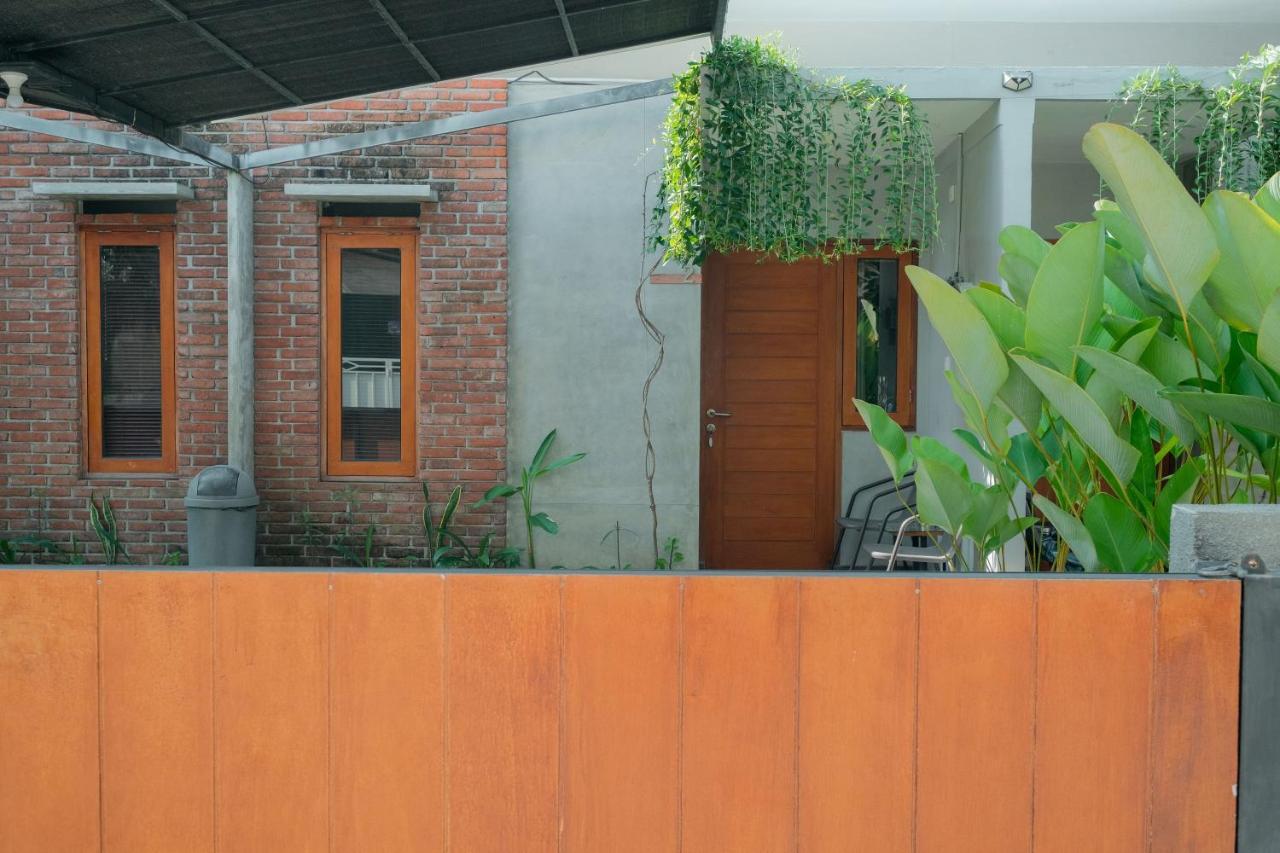 Andewi Guest House Denpasar Redpartner - Minimum Stay 30 Nights Sanur Extérieur photo